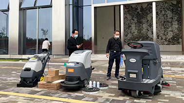 駕駛式掃地車、電動洗地機助力深圳抗疫